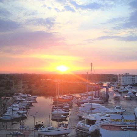 Holidays Penthouse Vues Panoramiques Sur Le Port Naval,Un Sejour Elegant Assure " Wifi Parquing Gratuit Roses Exteriér fotografie