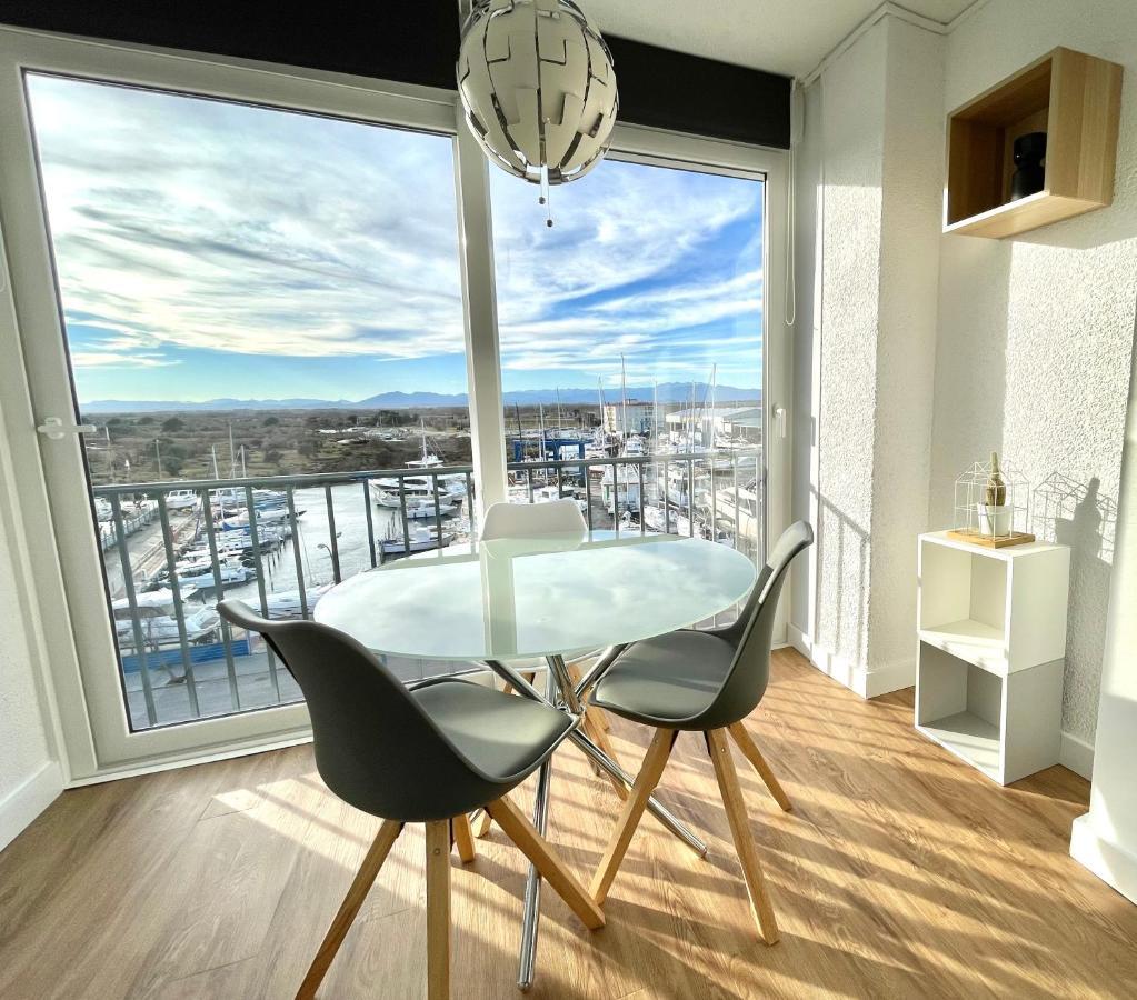 Holidays Penthouse Vues Panoramiques Sur Le Port Naval,Un Sejour Elegant Assure " Wifi Parquing Gratuit Roses Exteriér fotografie