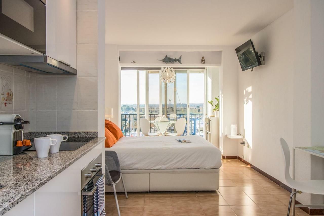 Holidays Penthouse Vues Panoramiques Sur Le Port Naval,Un Sejour Elegant Assure " Wifi Parquing Gratuit Roses Exteriér fotografie