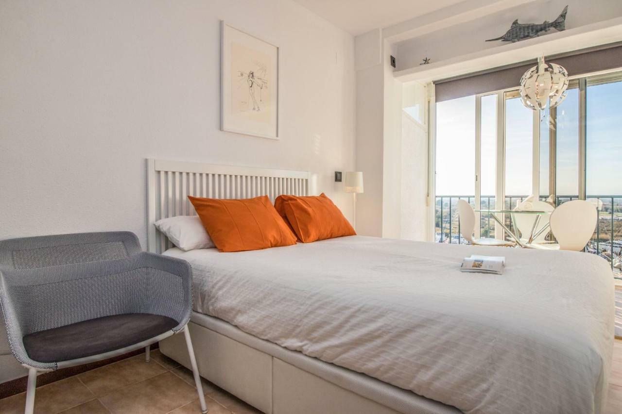 Holidays Penthouse Vues Panoramiques Sur Le Port Naval,Un Sejour Elegant Assure " Wifi Parquing Gratuit Roses Exteriér fotografie